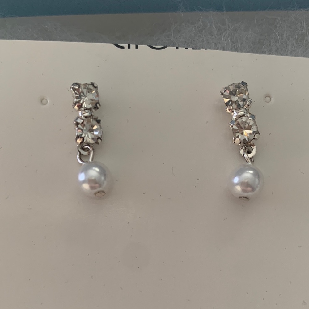 Pearl and Crystal Earrings & Chocker Necklace - Picture 3 of 7